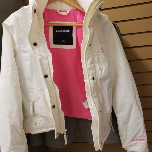 White Abercrombie & Fitch Winter Jacket w/ pink Logo - Picture 4 of 7